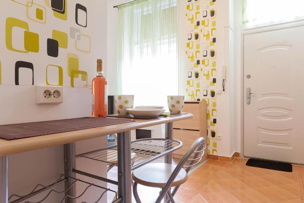 Dora'S Calm Nest Over The Chestnut Tree Apartment Budapest Exterior photo